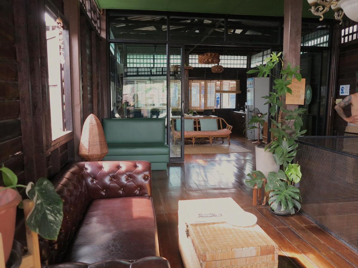 Non House Bangkok บ้านนอนโฮสเทล Bagian luar foto
